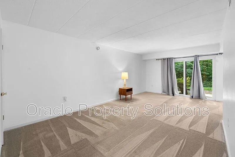 1 bed, 1.0 bath, 938 sqft, $2,000 — Photo 4