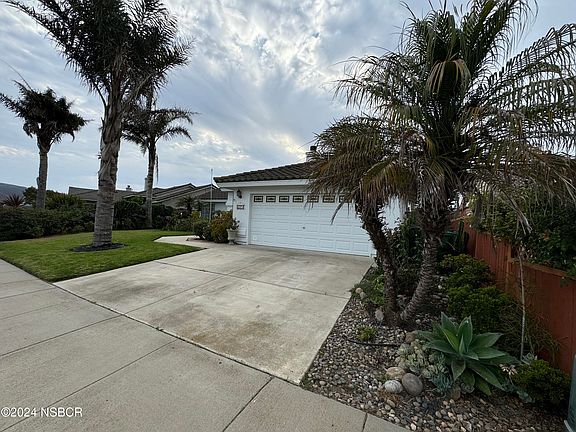 3rd image of 225 Point Sal Dunes Way