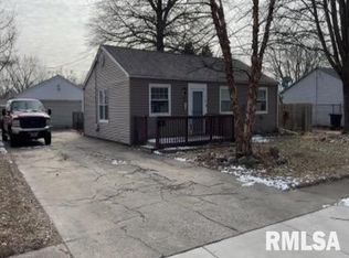 104 Radisson Rd, Marquette Heights, IL 61554