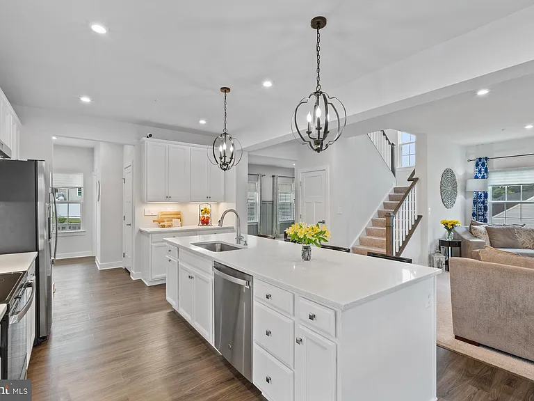 8378 Legacy Cir — Photo 12