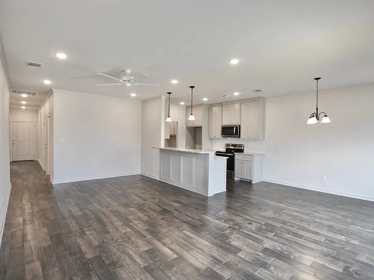 703 Freedom Way — Photo 10