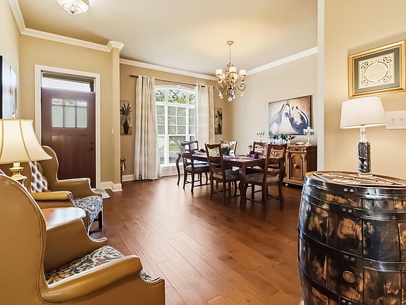 5th image of 3814 Wentworth Pl