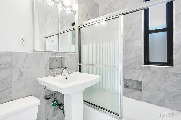 Rented by Anchor Associates | media 28