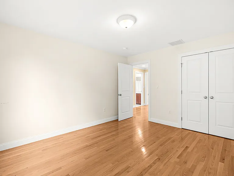 46 Loring Ave — Photo 37