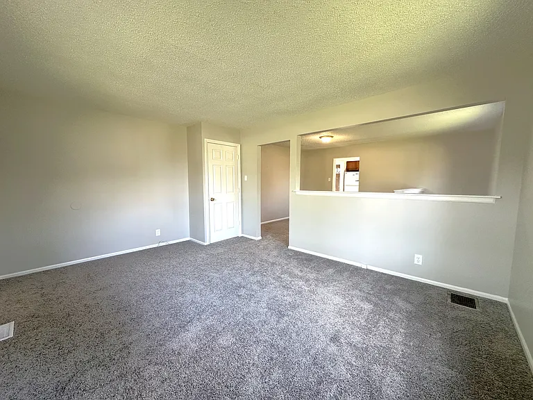 10063 Northgate Dr — Photo 3