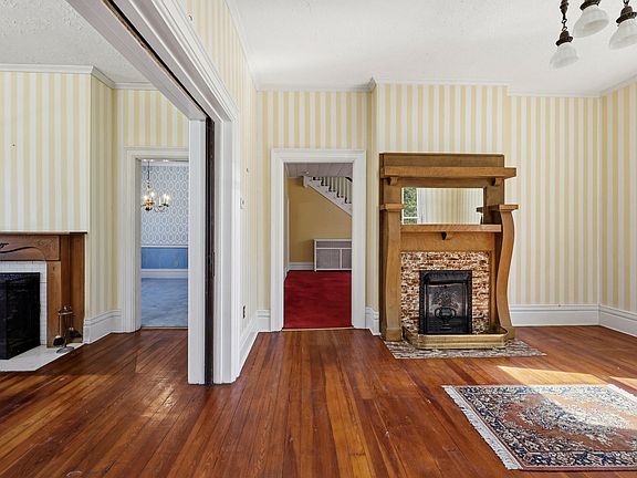 2nd image of 404 Fithian Ave