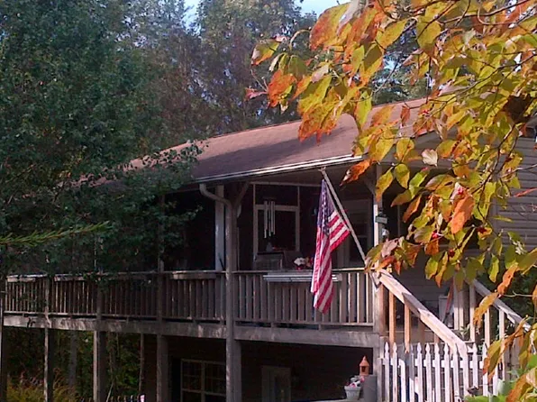 2415 Elizabeth Ann Ln, Young Harris, GA 30582