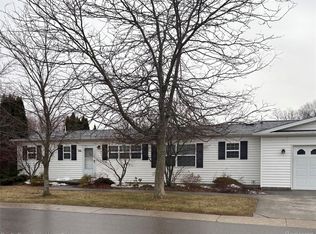3211 Keewahdin Rd, Fort Gratiot, MI 48059