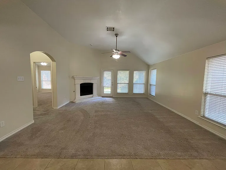 10525 Flat Creek Trl — Photo 14