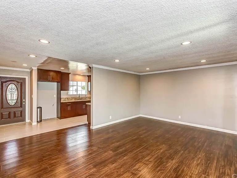 10312 Miranda Ave — Photo 16
