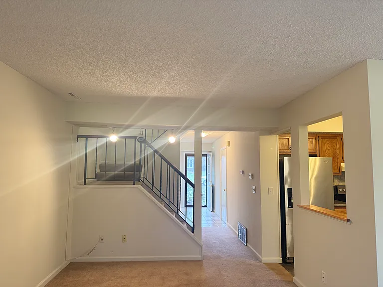 92 Westchester Dr — Photo 10
