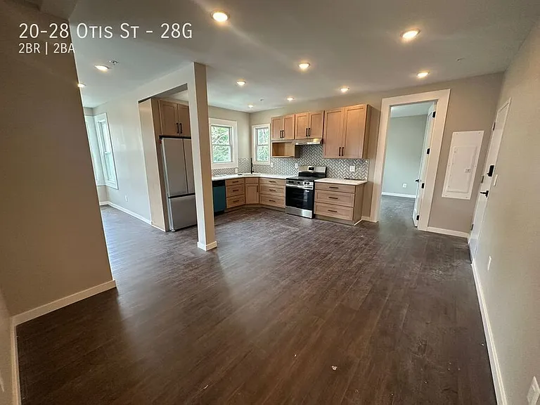 20-28 Otis St #28G — Photo 2