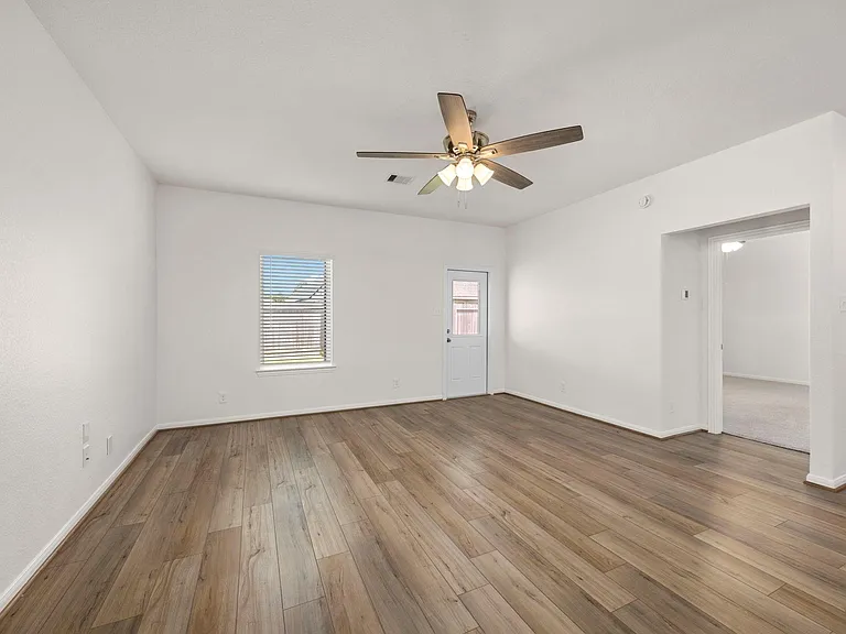 30419 Crystal Stream Ln — Photo 14