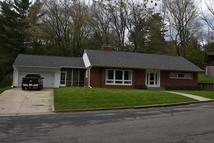 1st image of 848 N Cedar St