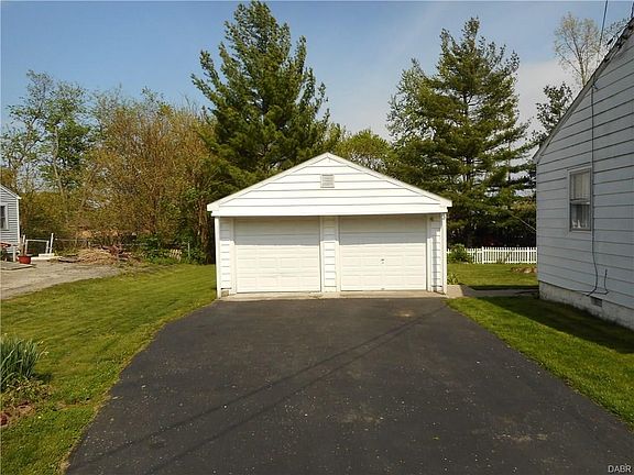 4th image of 378 S Church St