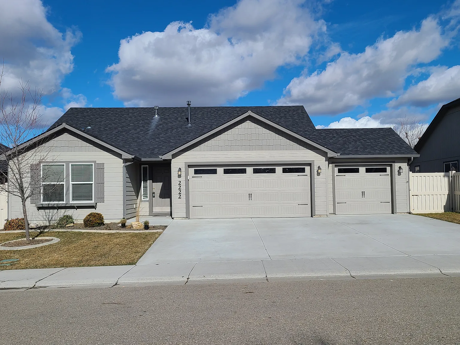 3 bed, 1408 sqft, $2,150 — Photo 1