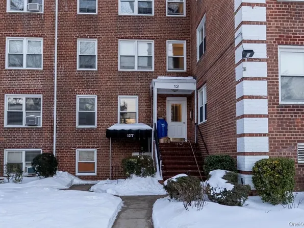 12 Edwards Street #3B, Roslyn Heights, NY 11577