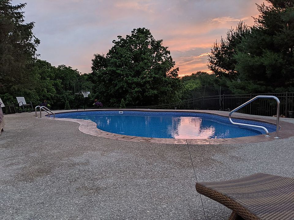 2nd image of 1828 Conway Hills Dr