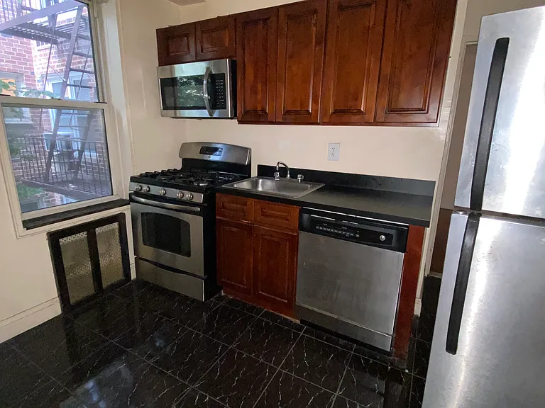 67-67 Burns St #3K — Photo 5