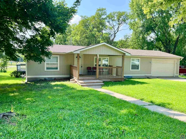 301 N 1st St, Herington, KS 67449