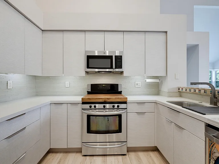 27529 Serena — Photo 25