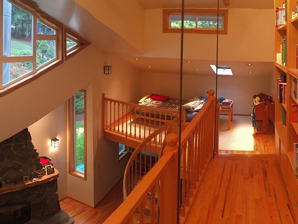 1st image of 5003 W Lake Sammamish Pkwy NE