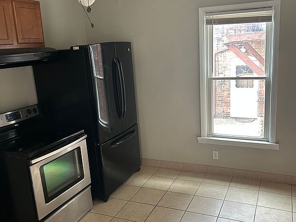 3rd image of 1969 E 123rd St #3