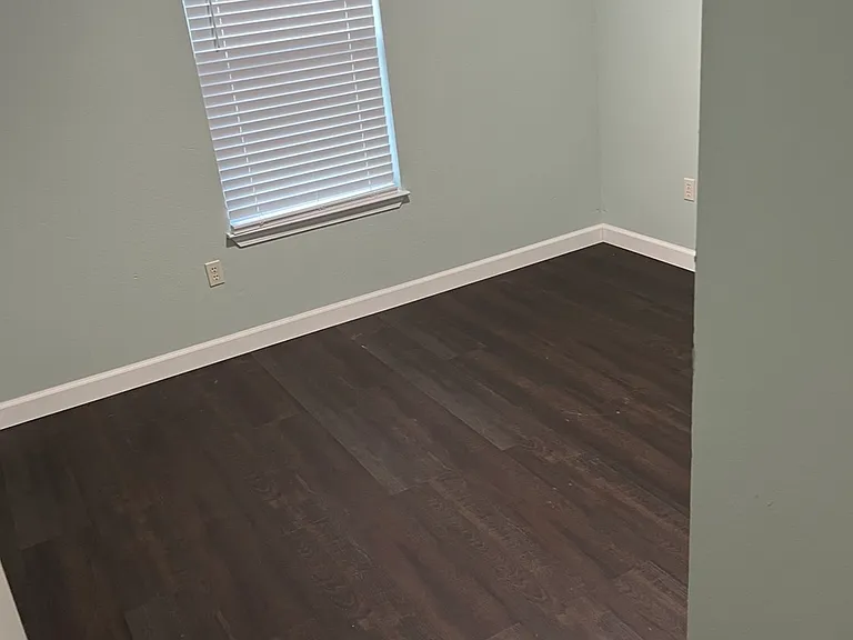 527 W Rose Ave — Photo 10