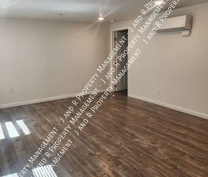 813 V St — Photo 7