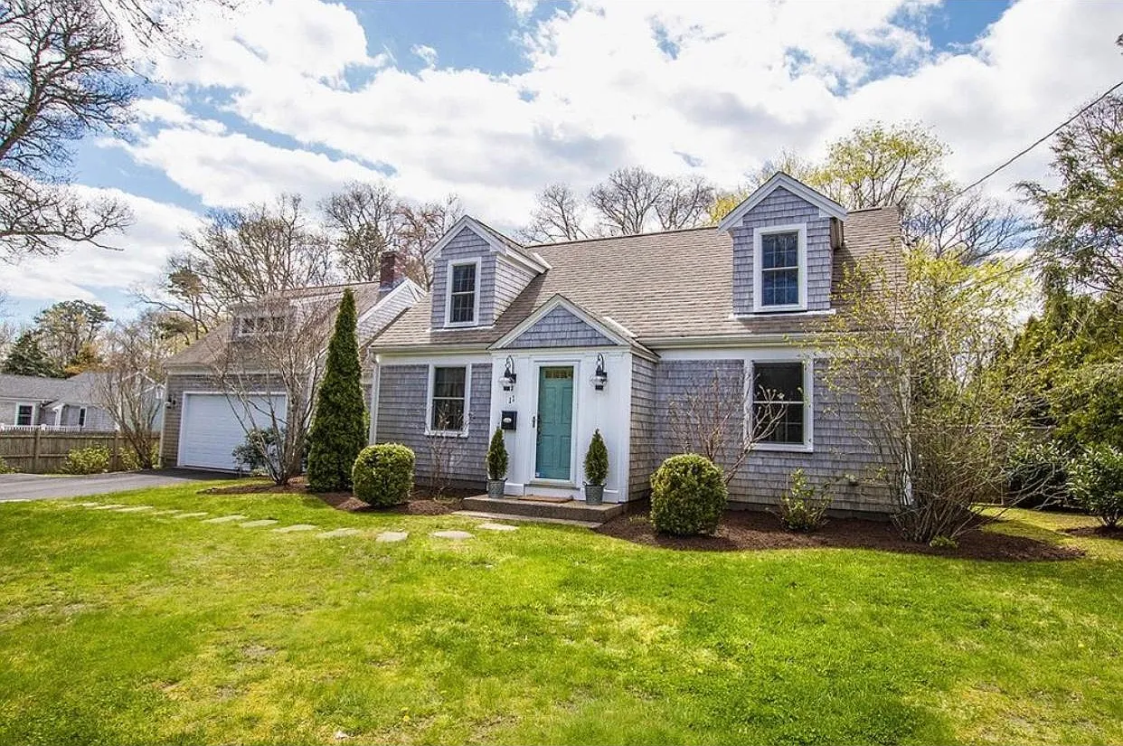 11 Oak Ridge Rd — Photo 1