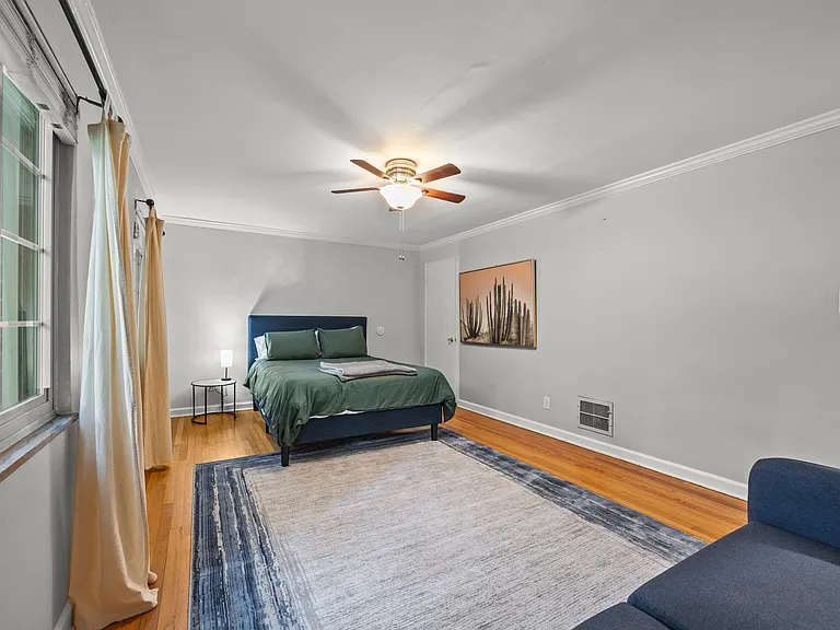 1744 E Broad St — Photo 13