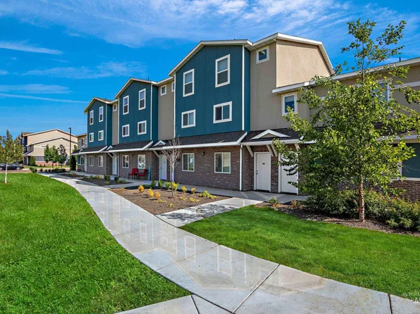 3710 N Centrepoint Way, Meridian, ID 83646