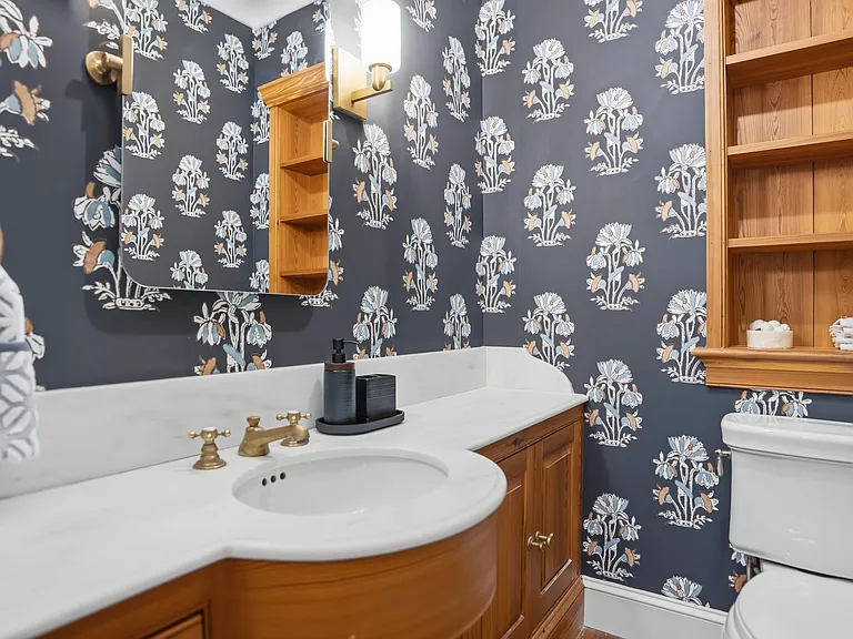 32 Oakland Ave — Photo 30