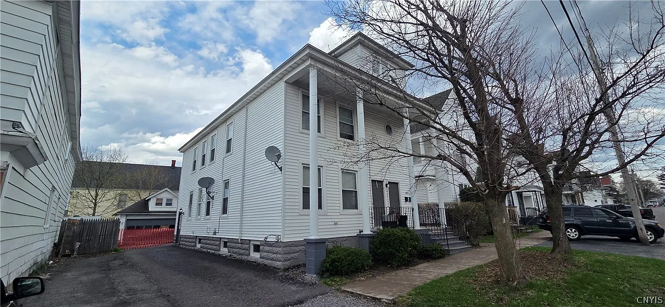 1303 Mary St photo 1