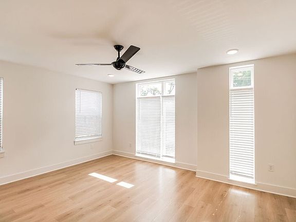 4th image of 320A Leafland Ave