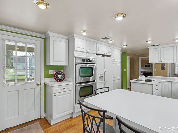 4th image of 72 Centerwood Road