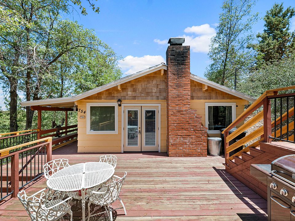 1st image of 754 Villa Grove Ave