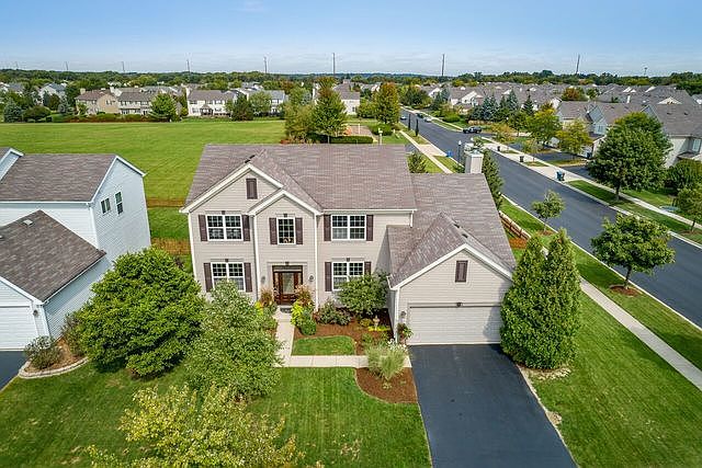 1st image of 33 W Ellington Ct