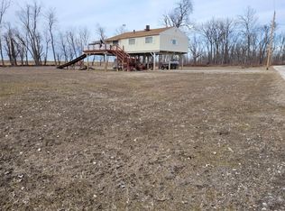 153 S River Rd, Elsberry, MO 63343