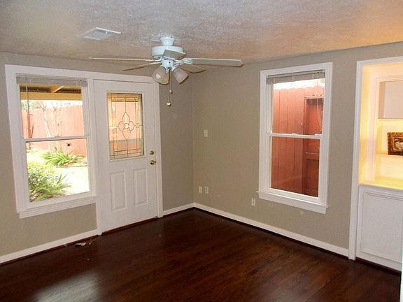 A very homey feeling in this quaint cottage. Living room view to outside.