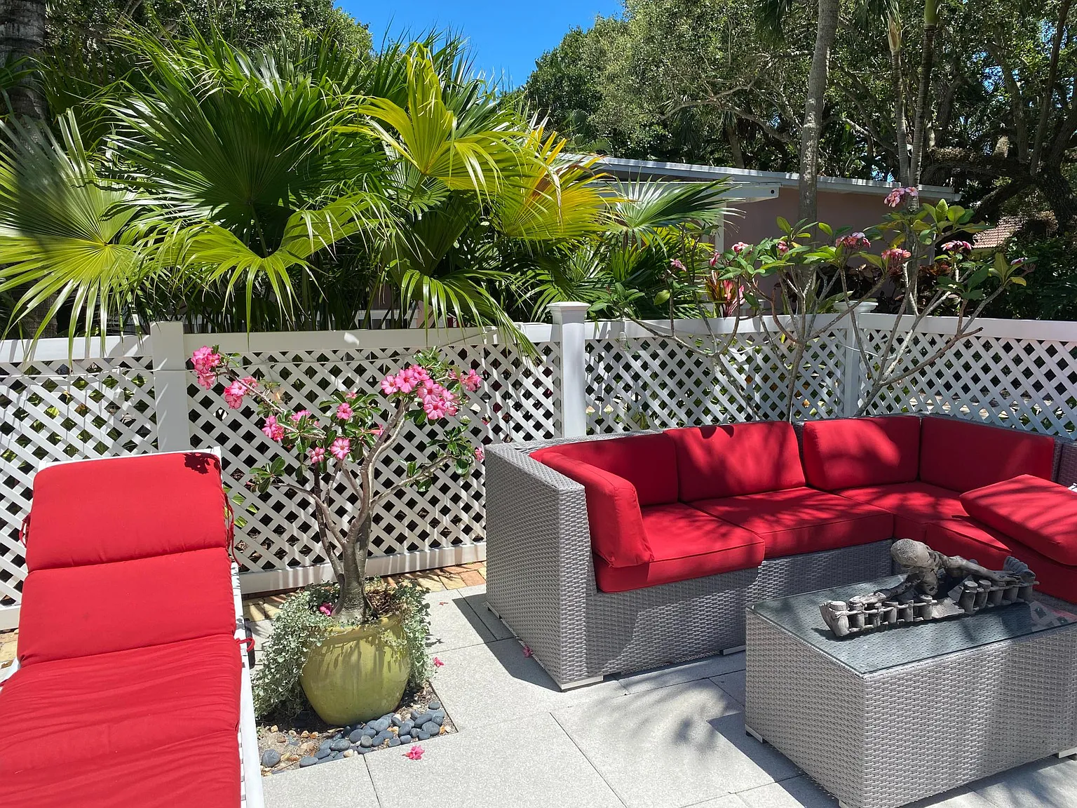 720 Lantana Ln — Photo 3