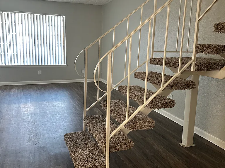 Pointe Townhomes — Photo 12
