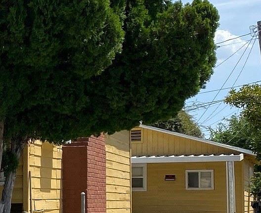 4th image of 242 S Buena Vista St