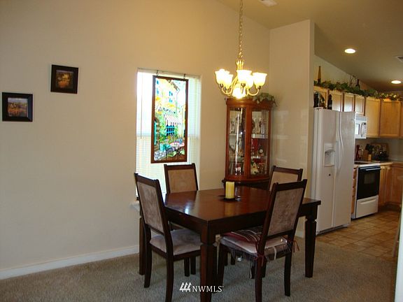 3rd image of 5502 Crystal Springs Drive NE