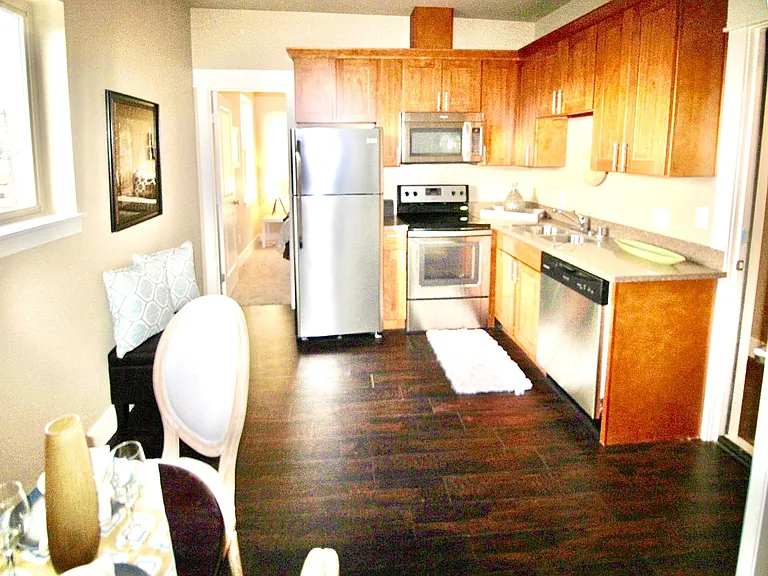 South Lane Apartments — Photo 37