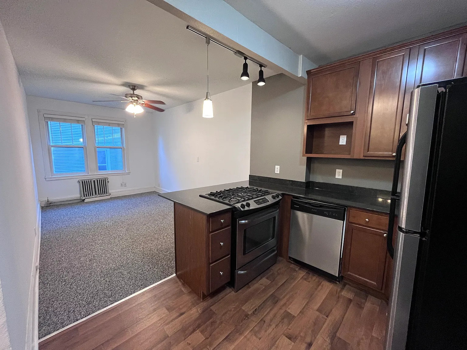 1 bed, 600 sqft, $1,145 — Photo 4