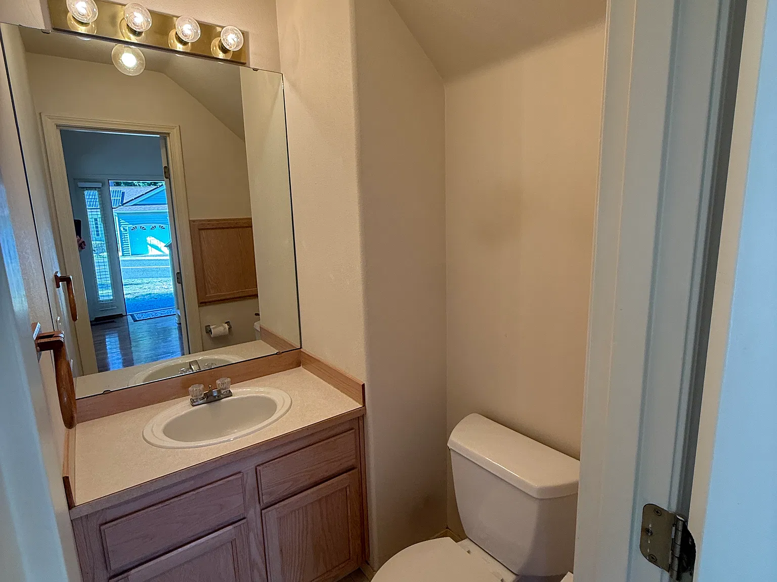 3 bed, 2.5 bath, 1614 sqft, $2,800 — Photo 4