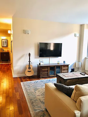 Rented by Compass | media 10