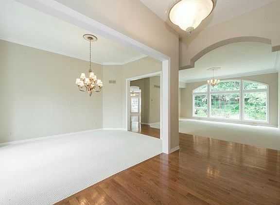 5th image of 505 Forest Crest Ct