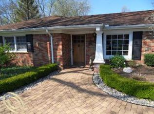 25205 Peekskill, Southfield, MI 48033